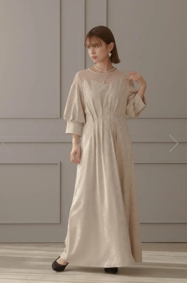 リリアージュ ふんわりシルエットのドレス